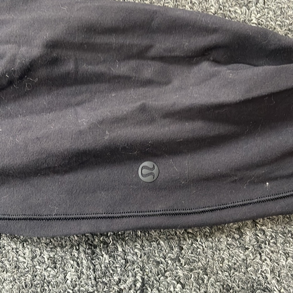 Lululemon size 2 - Picture 3 of 8